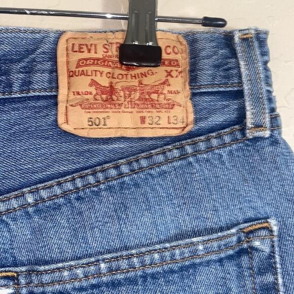 Levi’s 501 cut offs - Picture 6 of 7